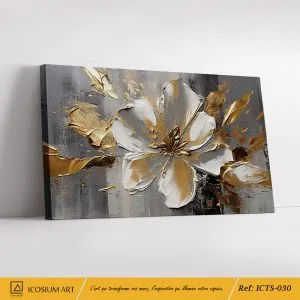 Lumière d’Or – Une Fleur Blanche et Dorée en Relief pour un Intérieur Chic et Moderne